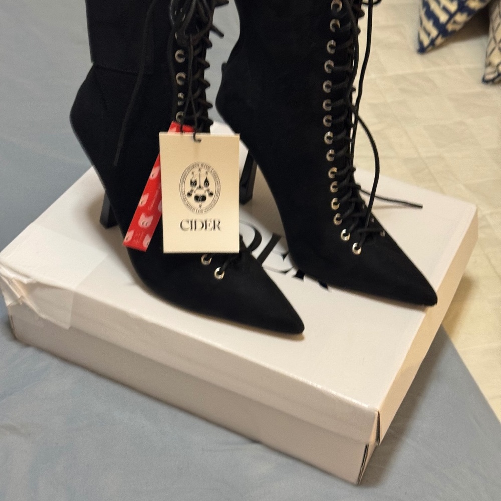 Black Ankle Boots - Cider